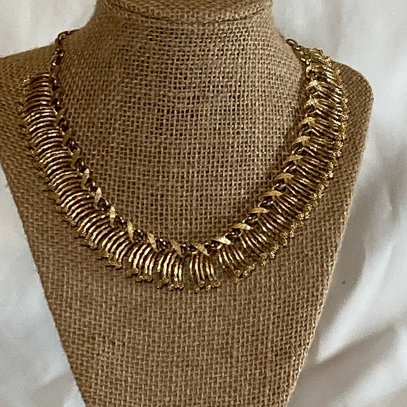 Listner - Picture 2 of 4